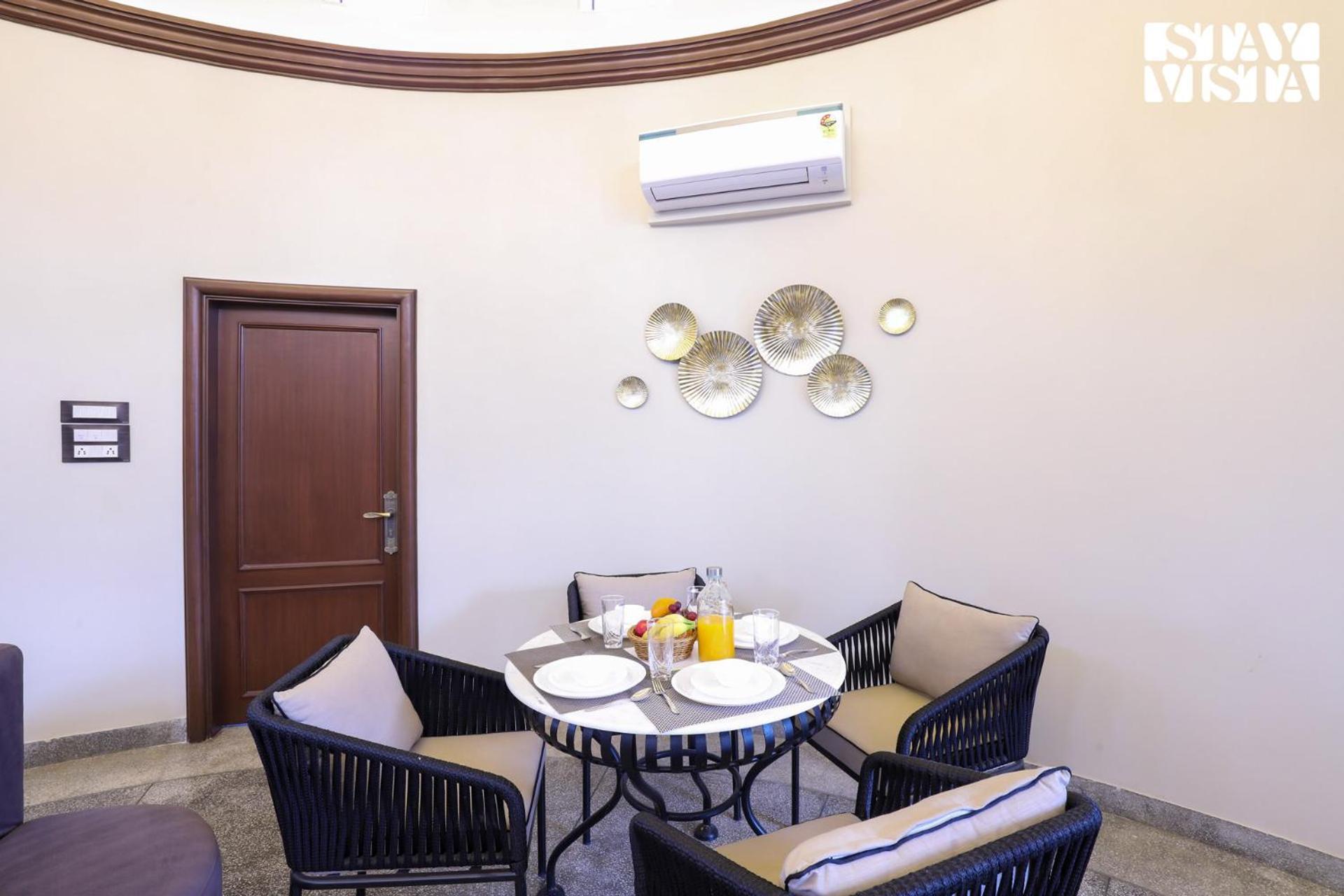 Stayvista'S Mystic Castle With Terrace, Swimming Pool, Lawn With Gazebo Jaipur Extérieur photo